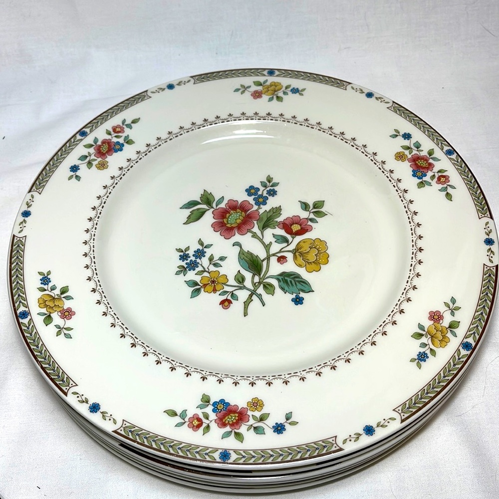 Royal Daulton, Kingswood pattern 10 inch dinner plates x 6.‎